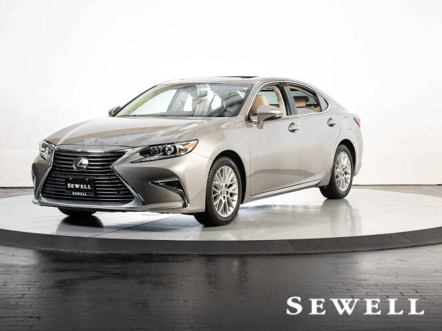 2017 LEXUS ES