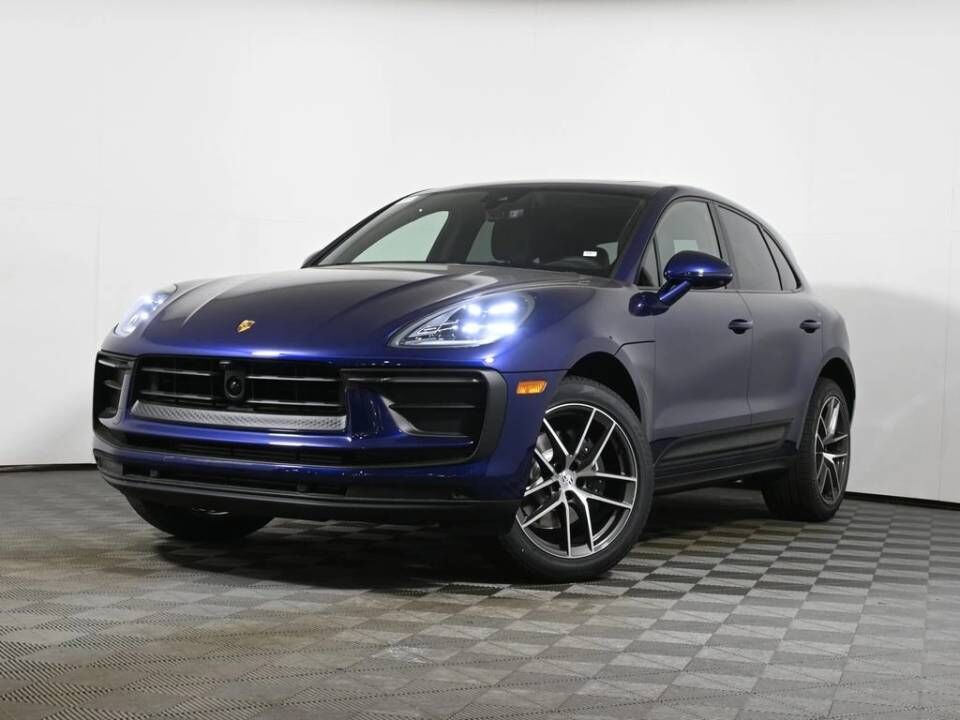 2026 PORSCHE Macan