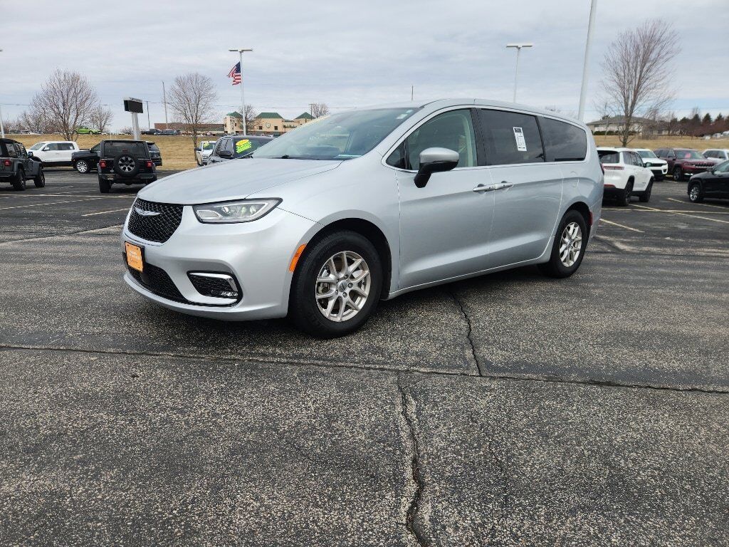 2023 CHRYSLER Pacifica