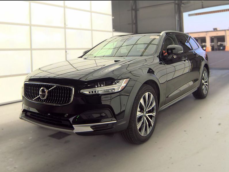 2025 VOLVO V90CC