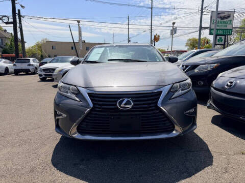 2016 LEXUS ES