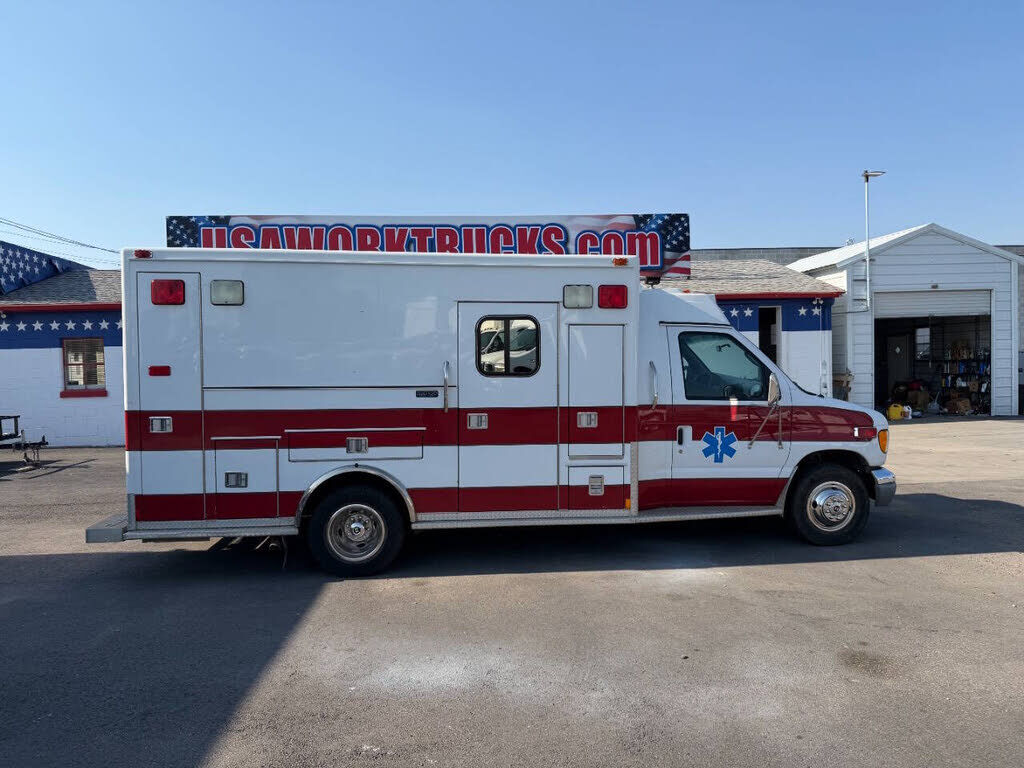 2002 FORD E-450