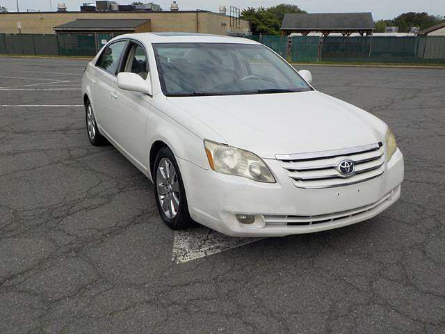 2005 TOYOTA Avalon