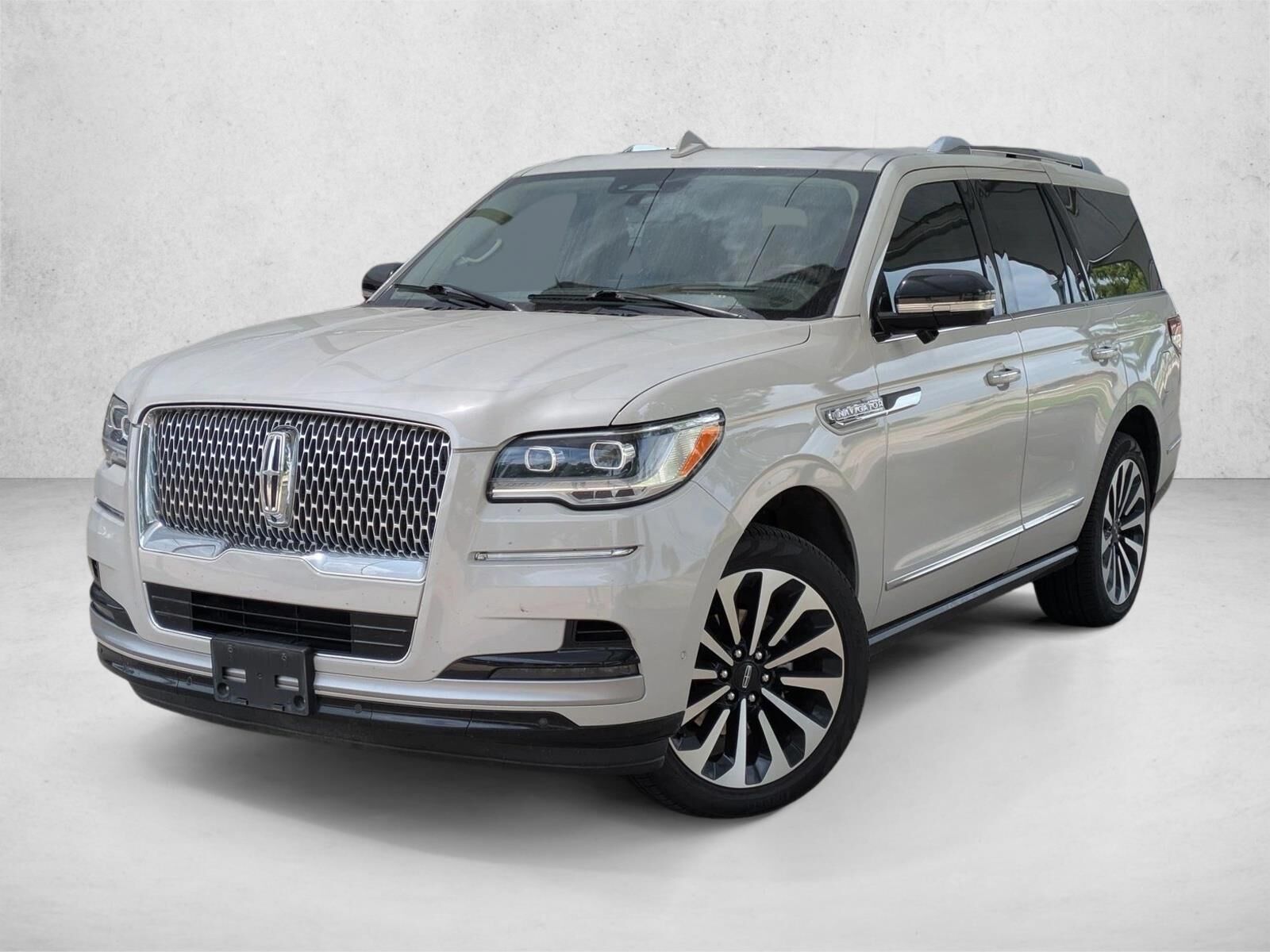 2022 LINCOLN Navigator