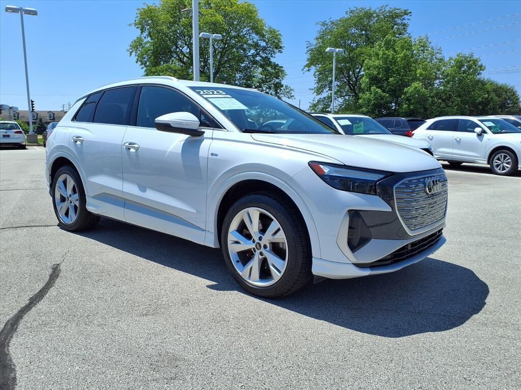 2023 AUDI Q4