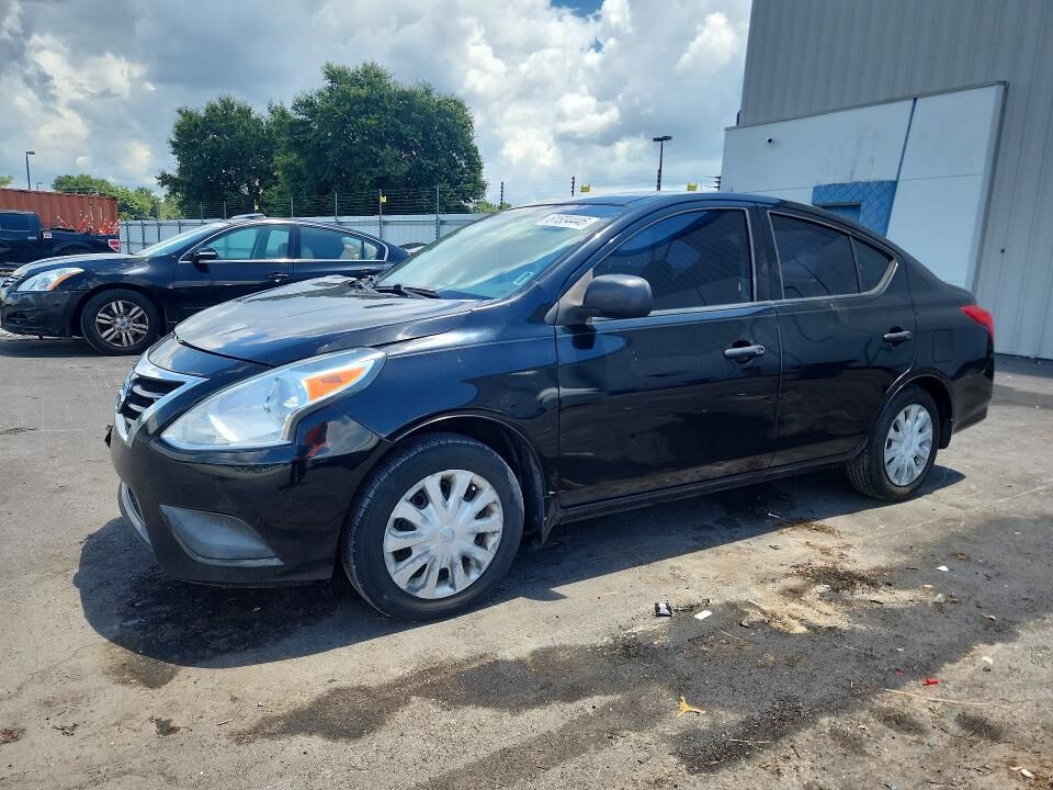 2015 NISSAN Versa