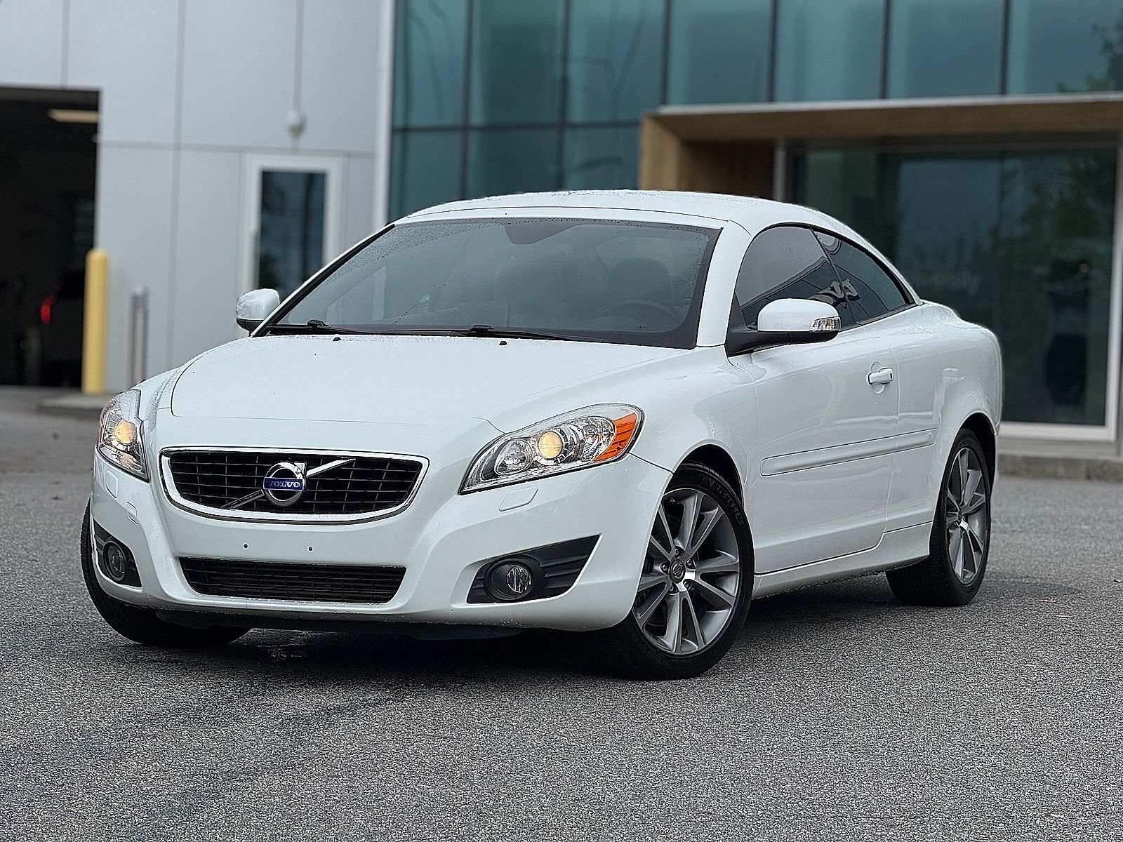 2011 VOLVO C70