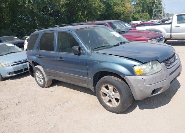 2005 FORD Escape