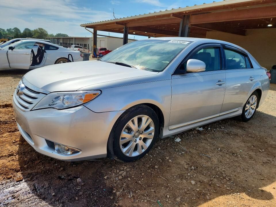 2011 TOYOTA Avalon