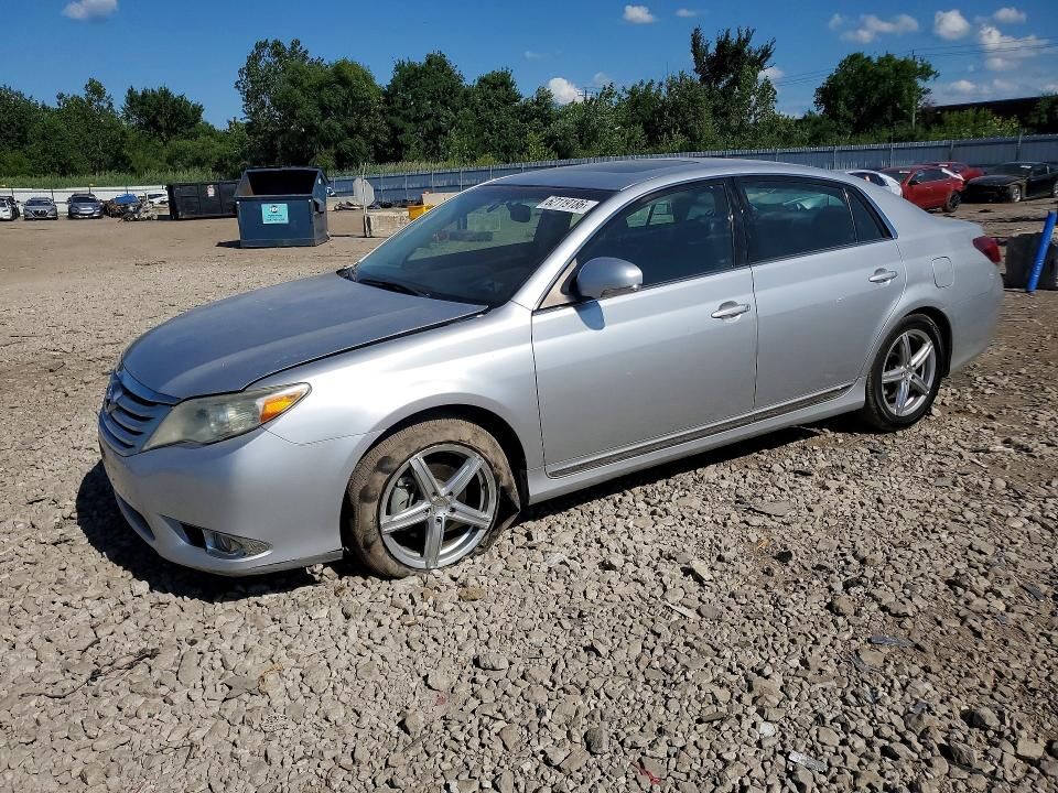 2011 TOYOTA Avalon