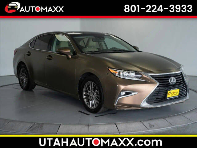 2017 LEXUS ES