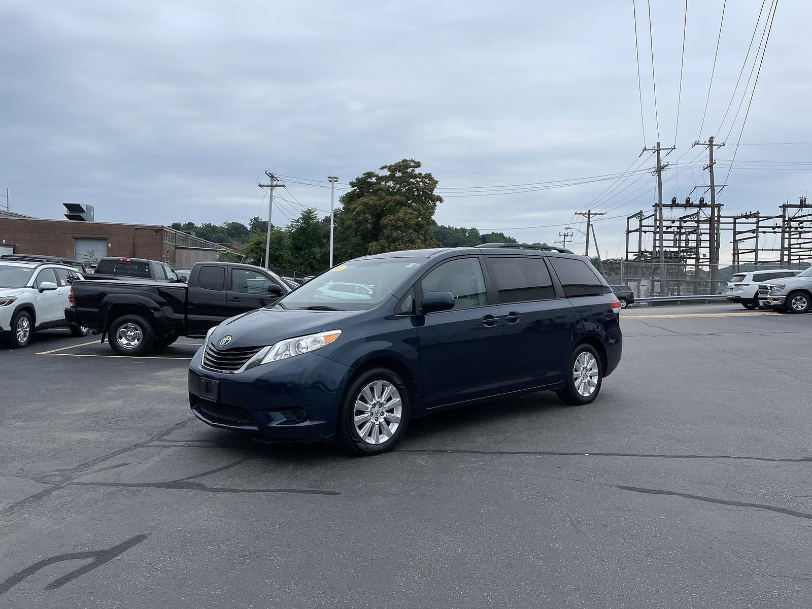 2011 TOYOTA Sienna