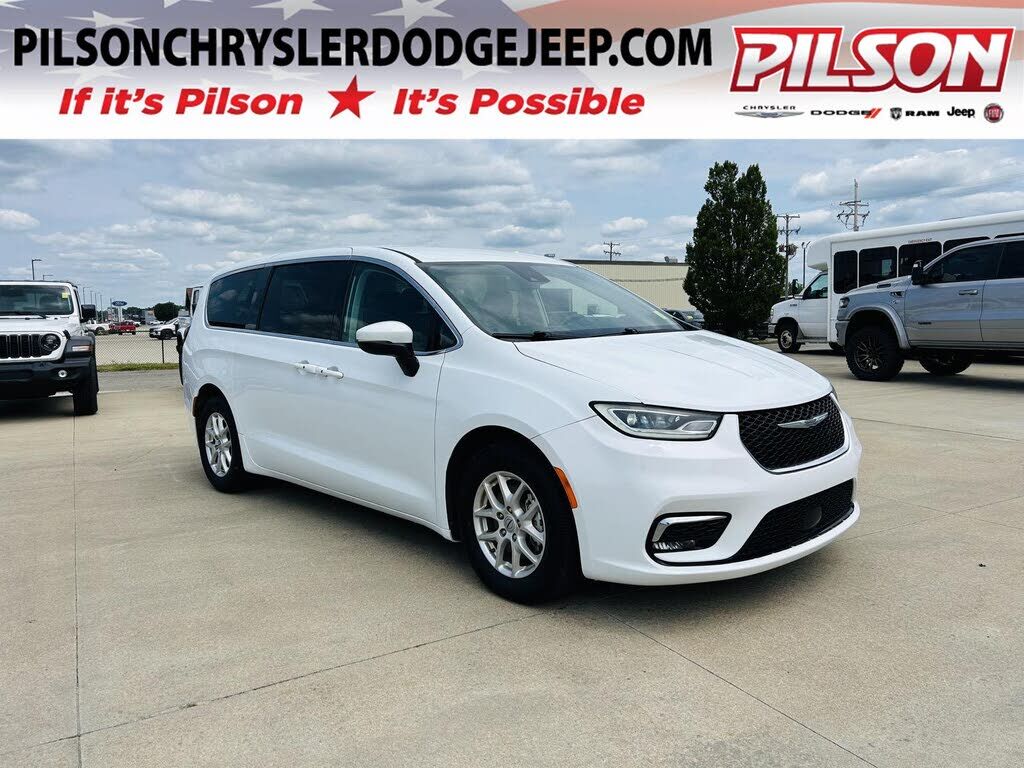 2023 CHRYSLER Pacifica