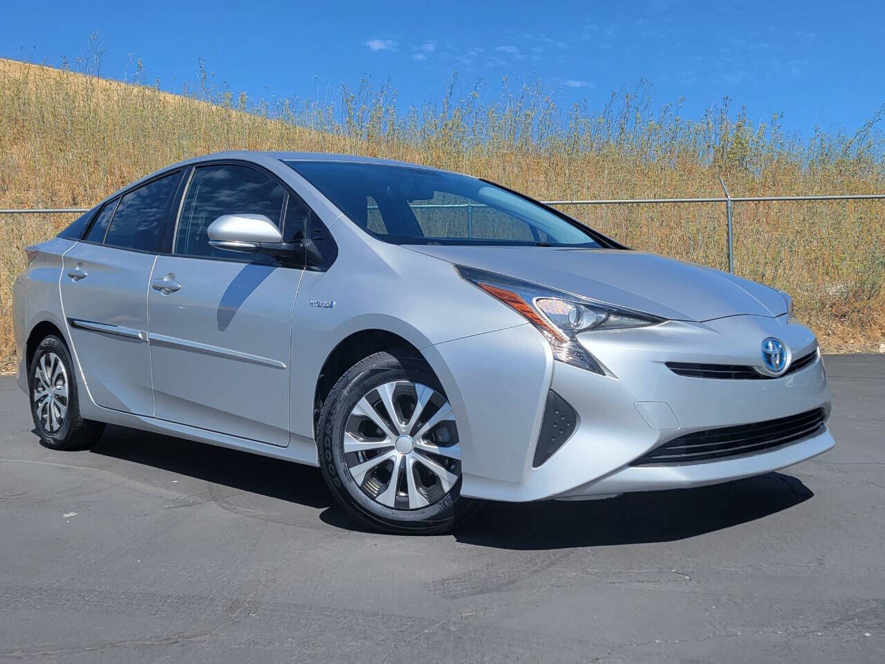 2016 TOYOTA PRIUS