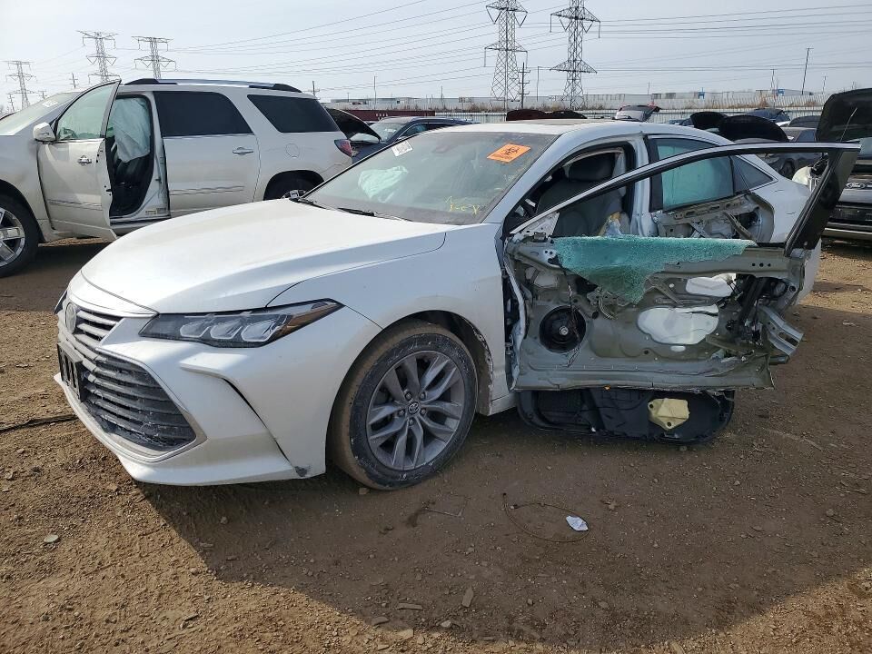 2020 TOYOTA Avalon