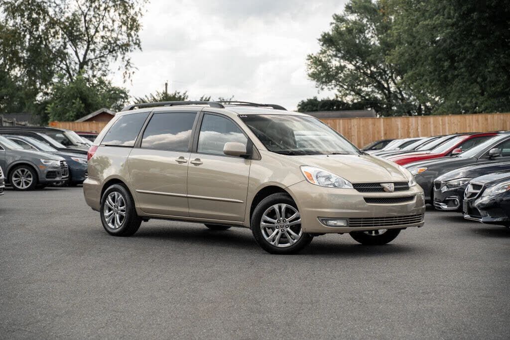 2004 TOYOTA Sienna