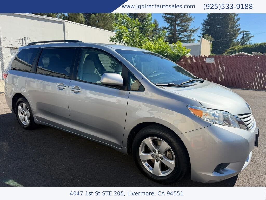 2016 TOYOTA Sienna