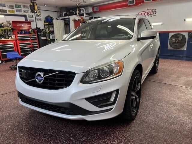 2017 VOLVO XC60
