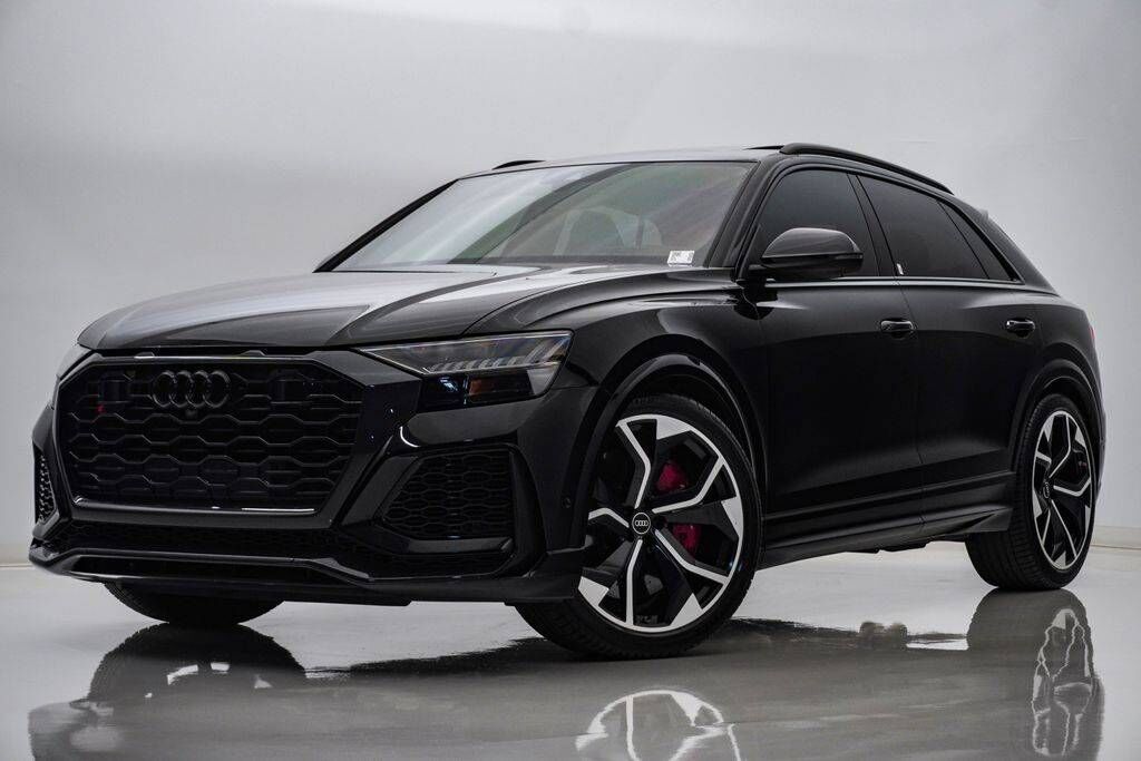 2022 AUDI RS Q8