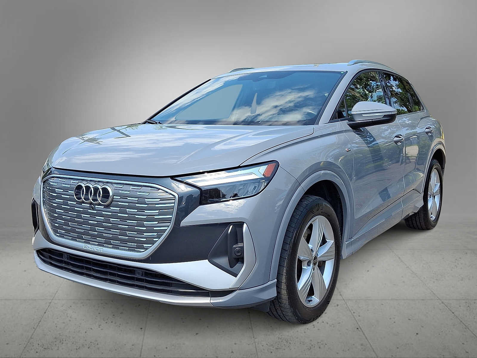 2023 AUDI Q4