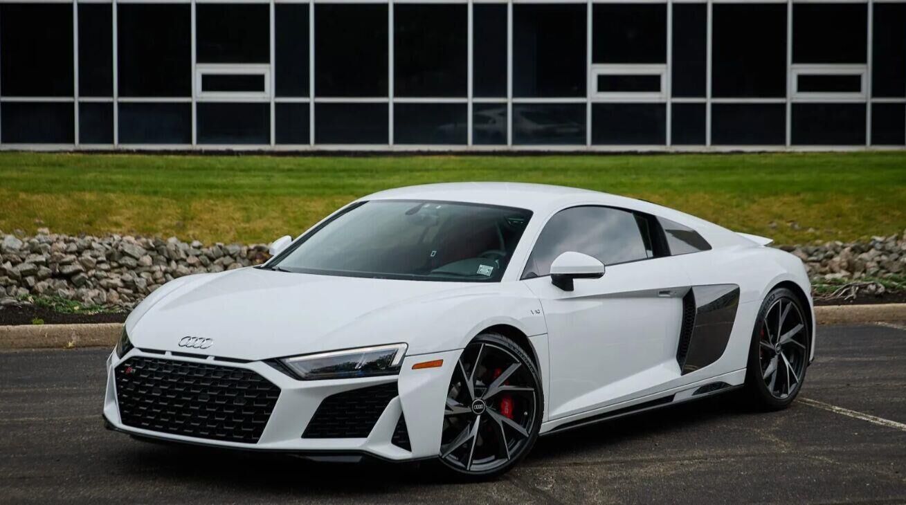2021 AUDI R8