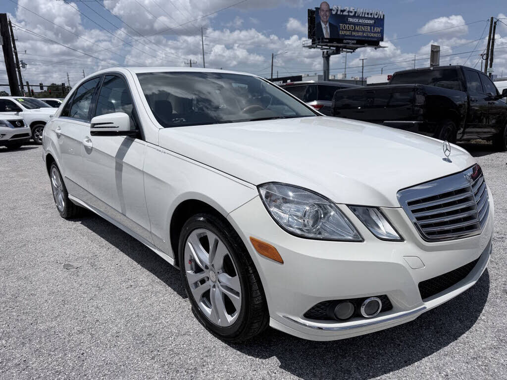 2011 MERCEDES-BENZ E-Class