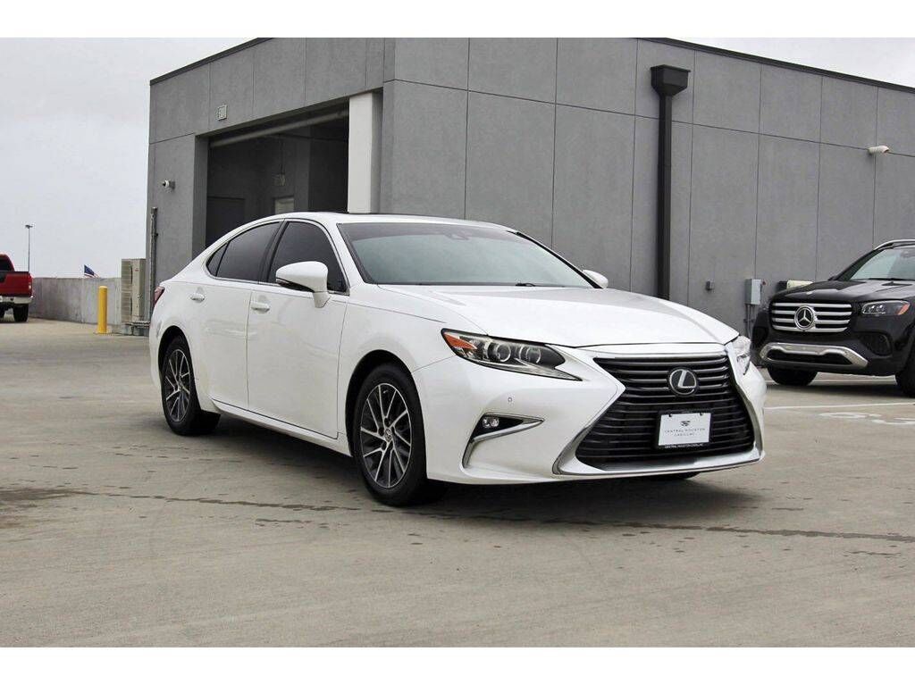 2017 LEXUS ES