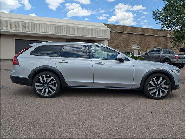 2023 VOLVO V90CC