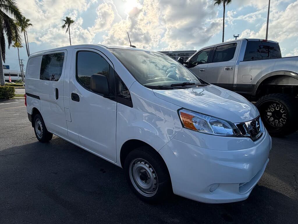 2020 NISSAN NV200