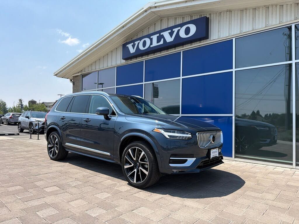 2023 VOLVO XC90