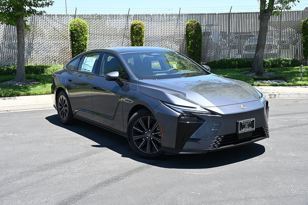 2026 LEXUS ES