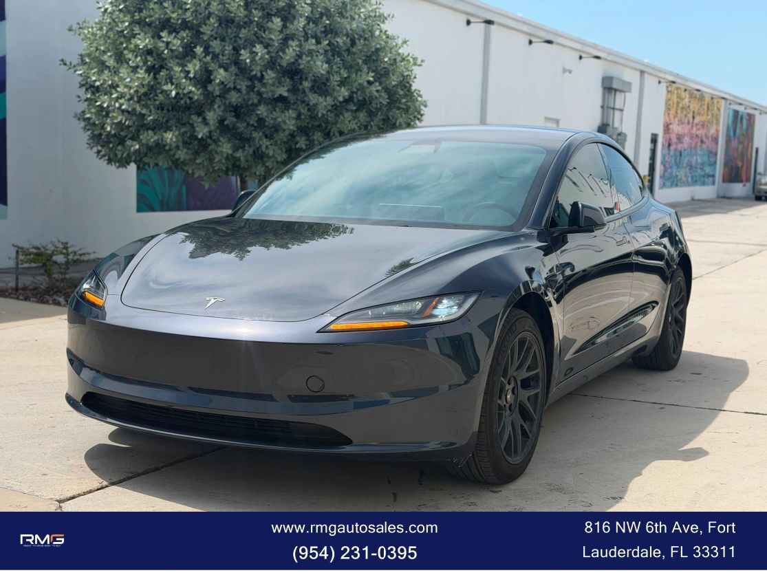 2025 TESLA Model 3