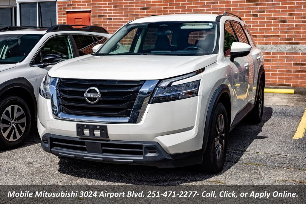 2022 NISSAN Pathfinder