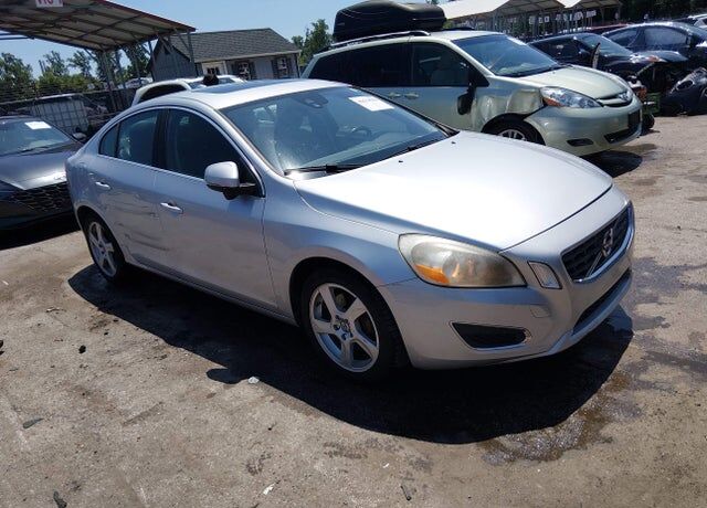 2012 VOLVO S60