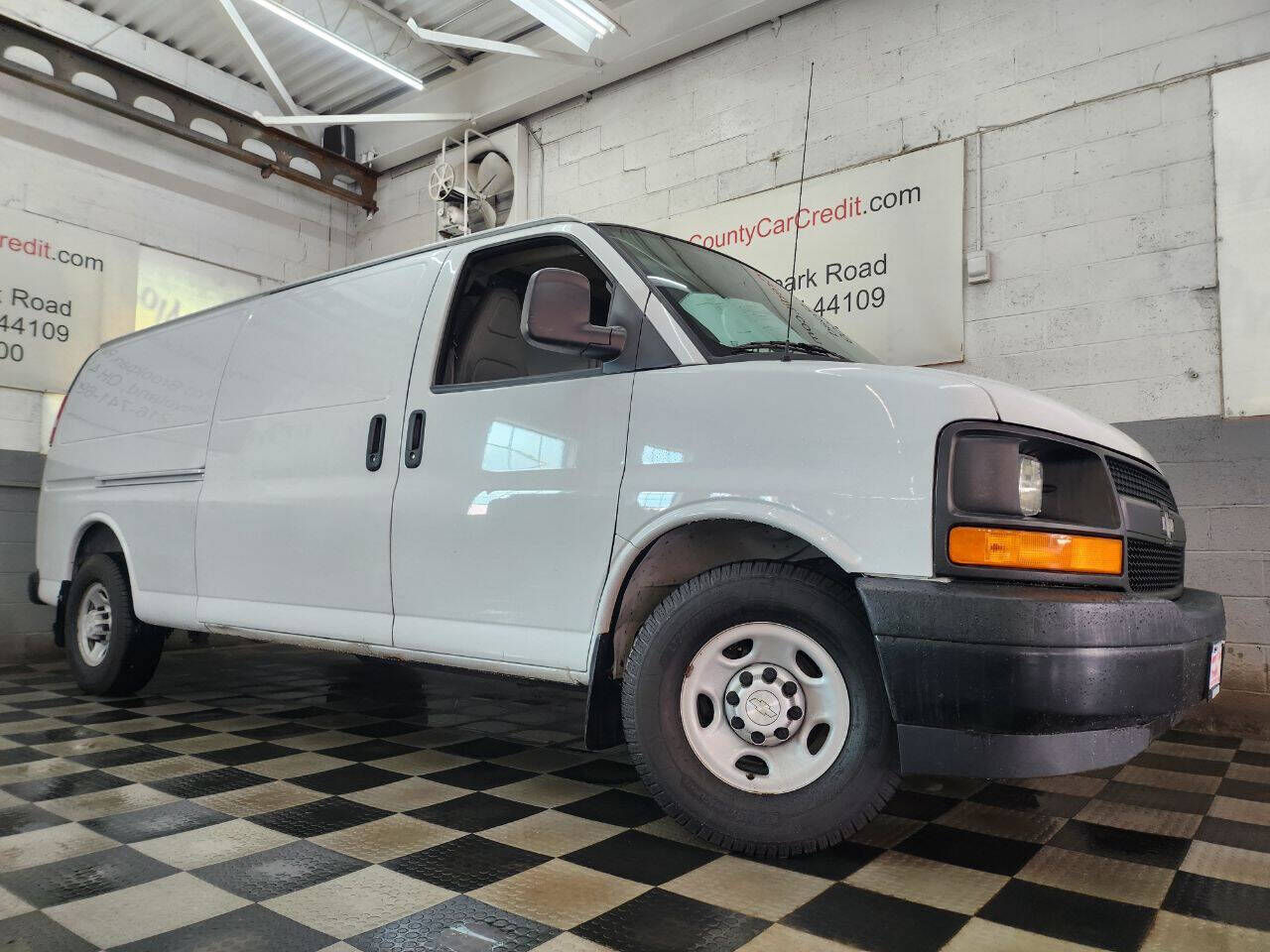 2017 CHEVROLET Express