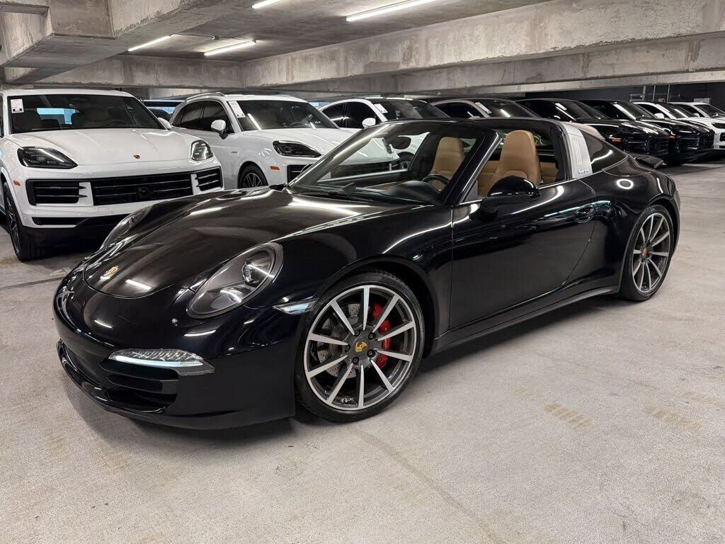 2016 PORSCHE 911