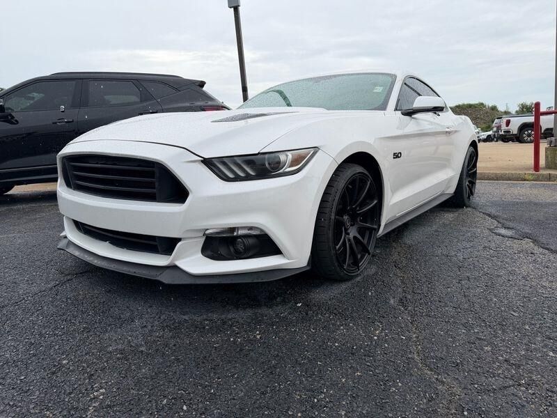 2017 FORD Mustang