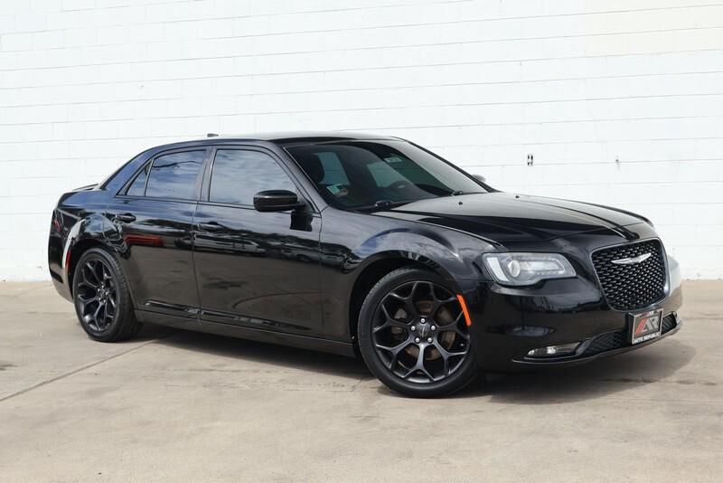 2019 CHRYSLER 300