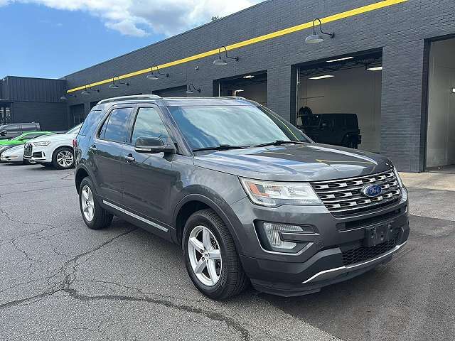 2017 FORD Explorer