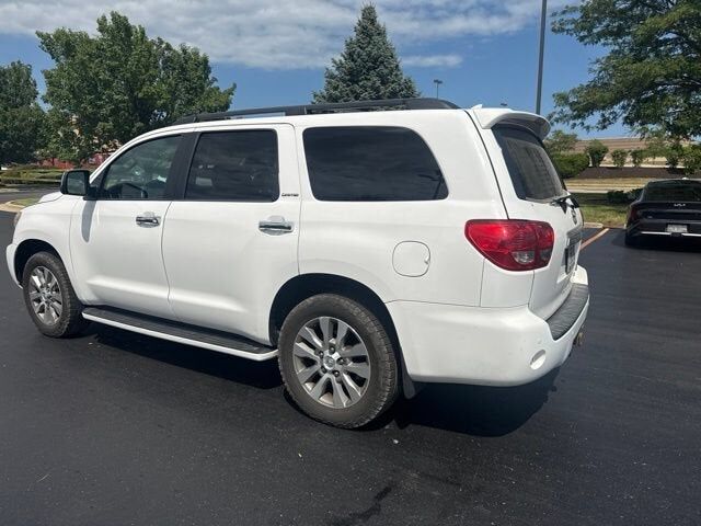 2016 TOYOTA Sequoia
