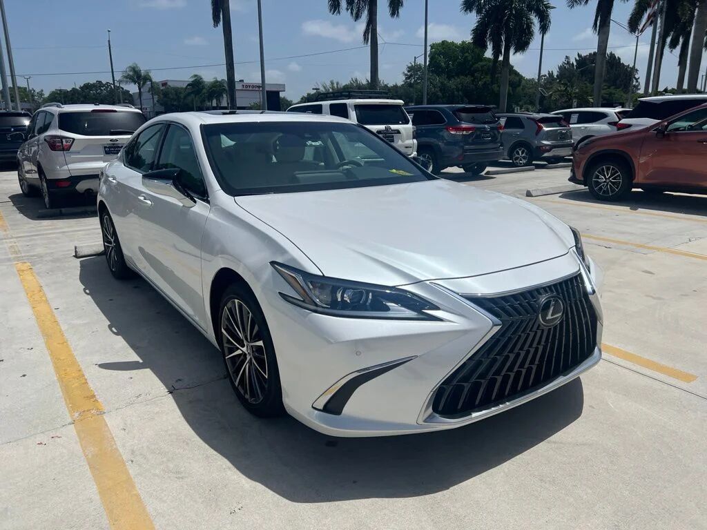 2024 LEXUS ES