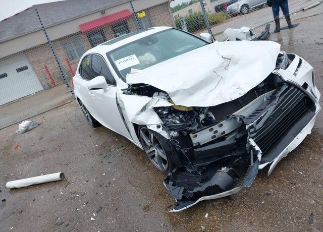2019 LEXUS IS