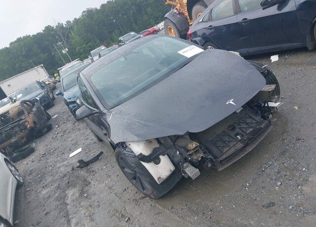 2024 TESLA Model 3