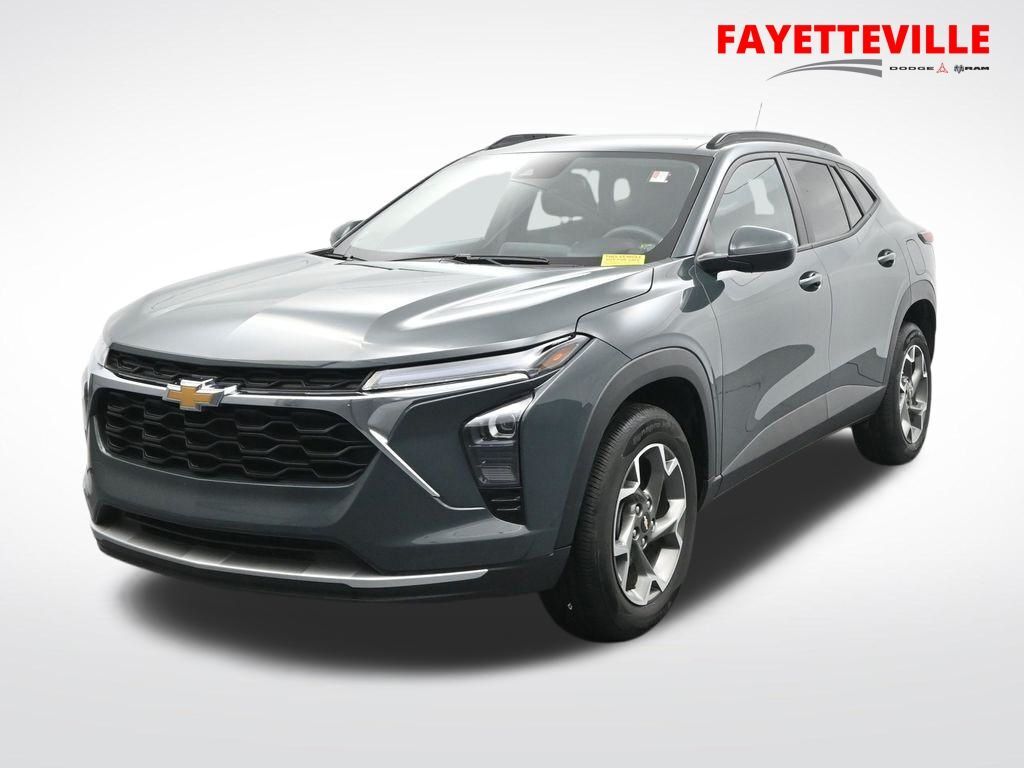 2025 CHEVROLET Trax