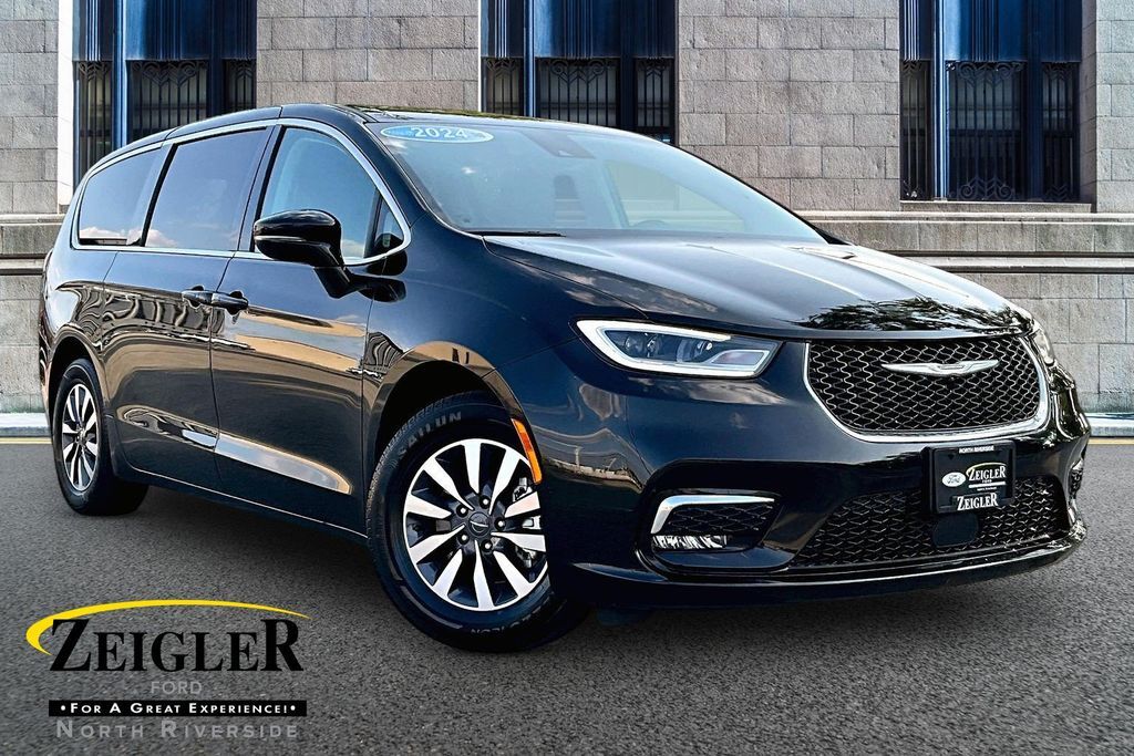 2024 CHRYSLER Pacifica