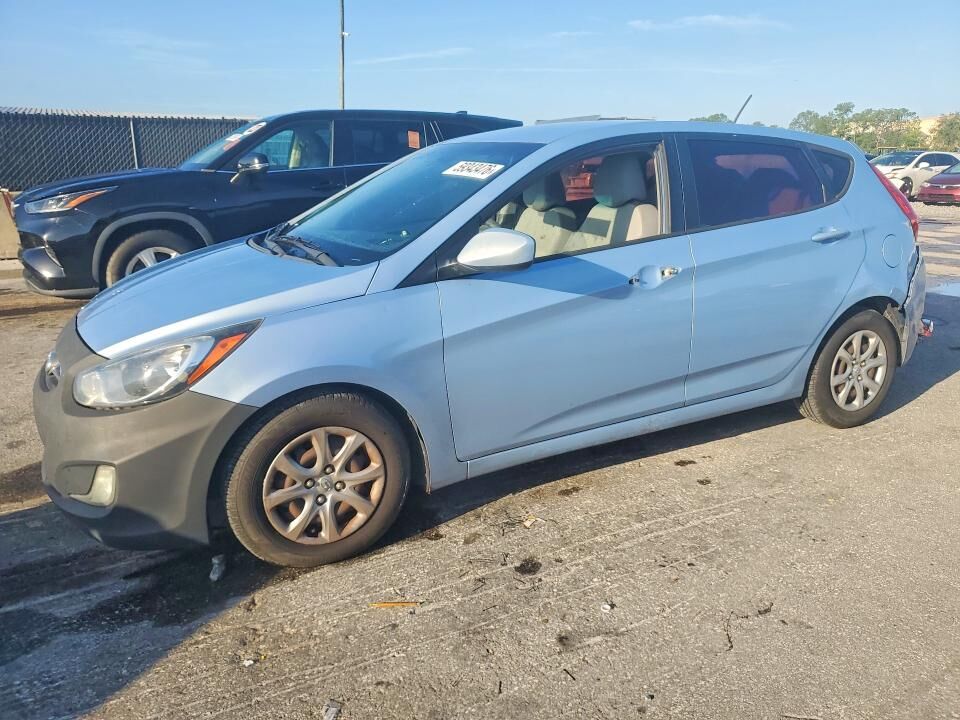 2013 HYUNDAI Accent
