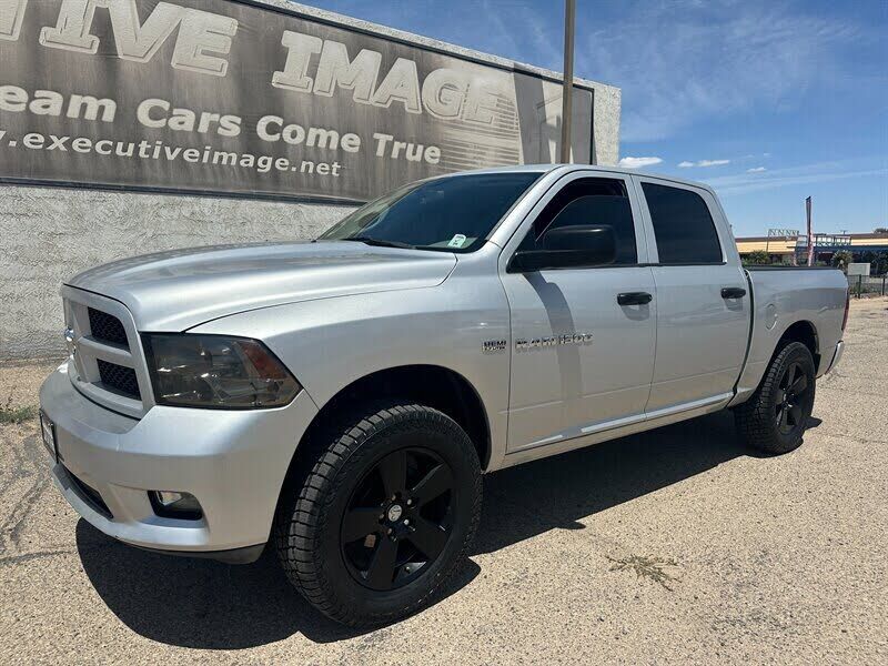 2012 DODGE Ram