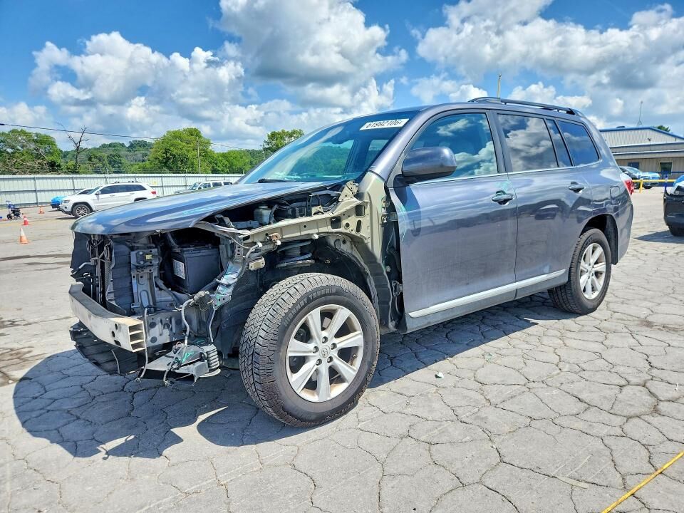 2013 TOYOTA Highlander
