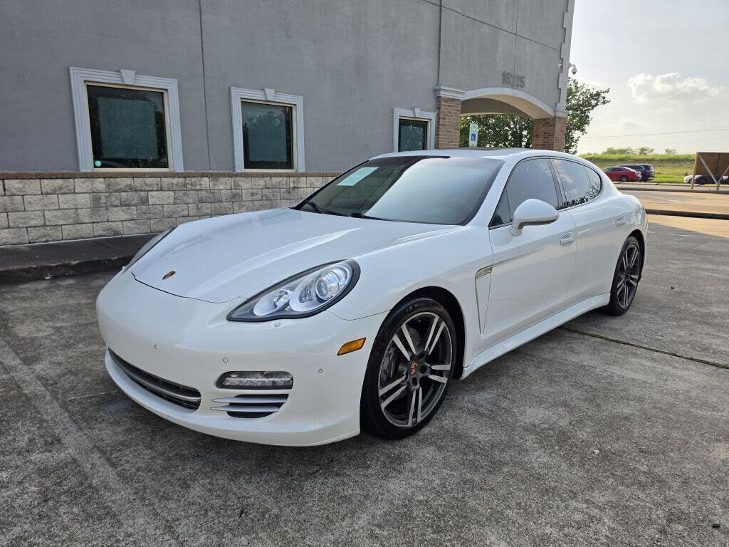 2013 PORSCHE Panamera