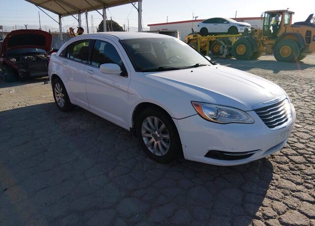 2013 CHRYSLER 200